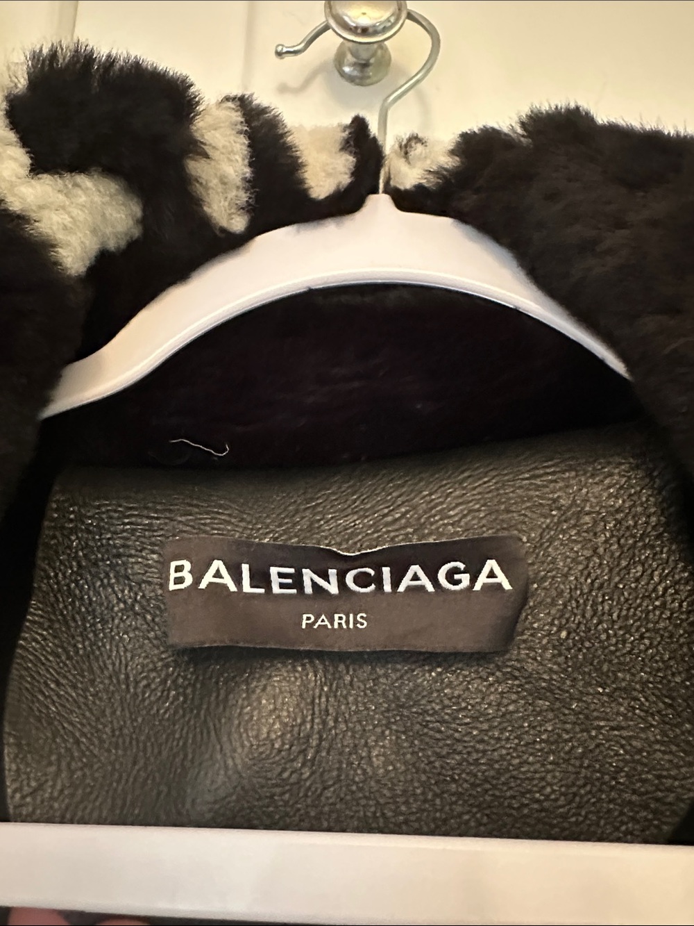 LIKE NEW Balenciaga 'Le Bombardier' Black Leather and Shearling Oversized Jacket - Picture 6 of 11